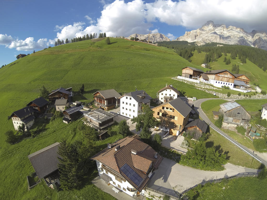 Ciasa Sopla Apartment San Cassiano  Luaran gambar