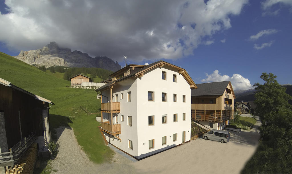 Ciasa Sopla Apartment San Cassiano  Luaran gambar