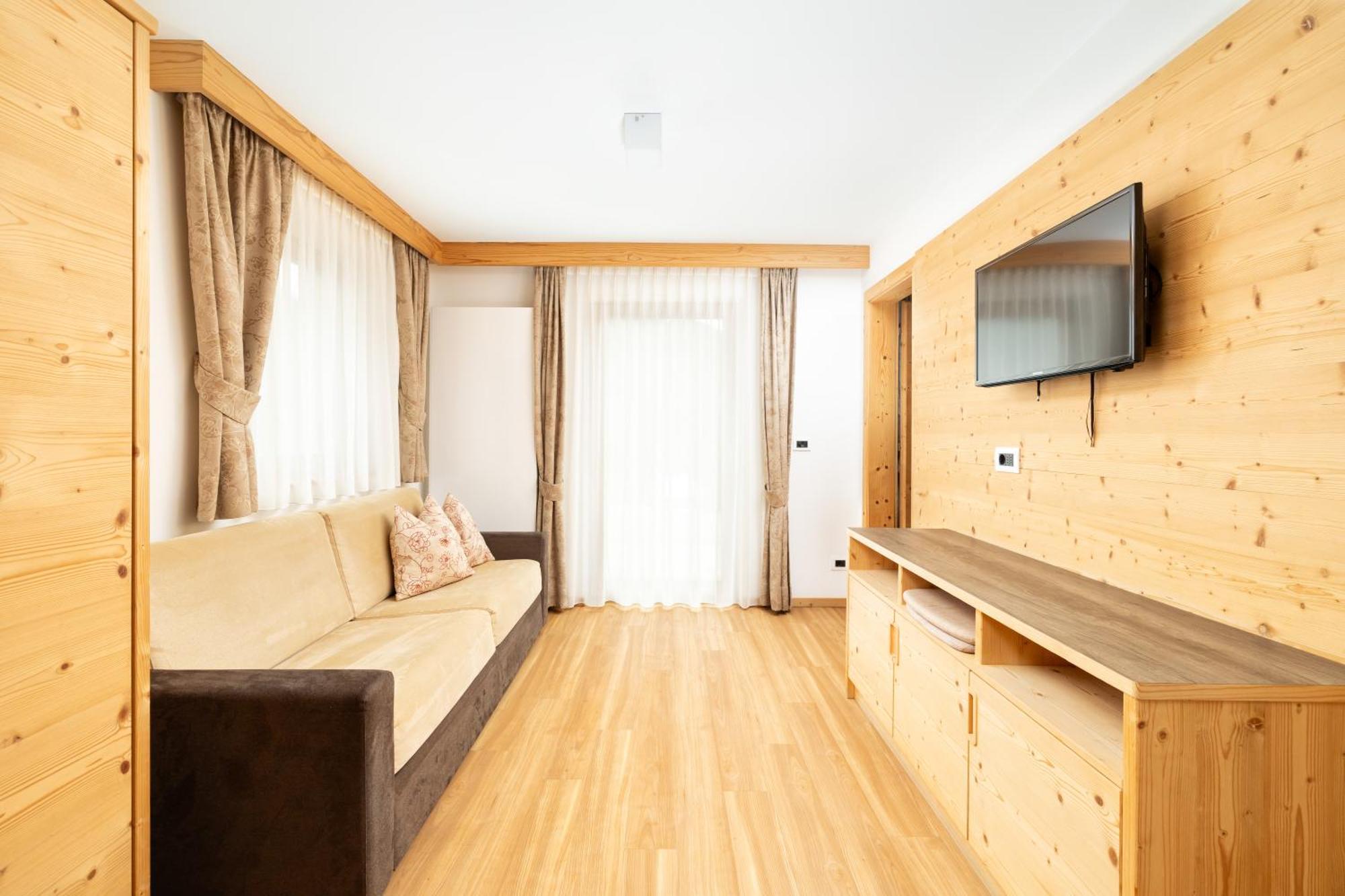 Ciasa Sopla Apartment San Cassiano  Luaran gambar