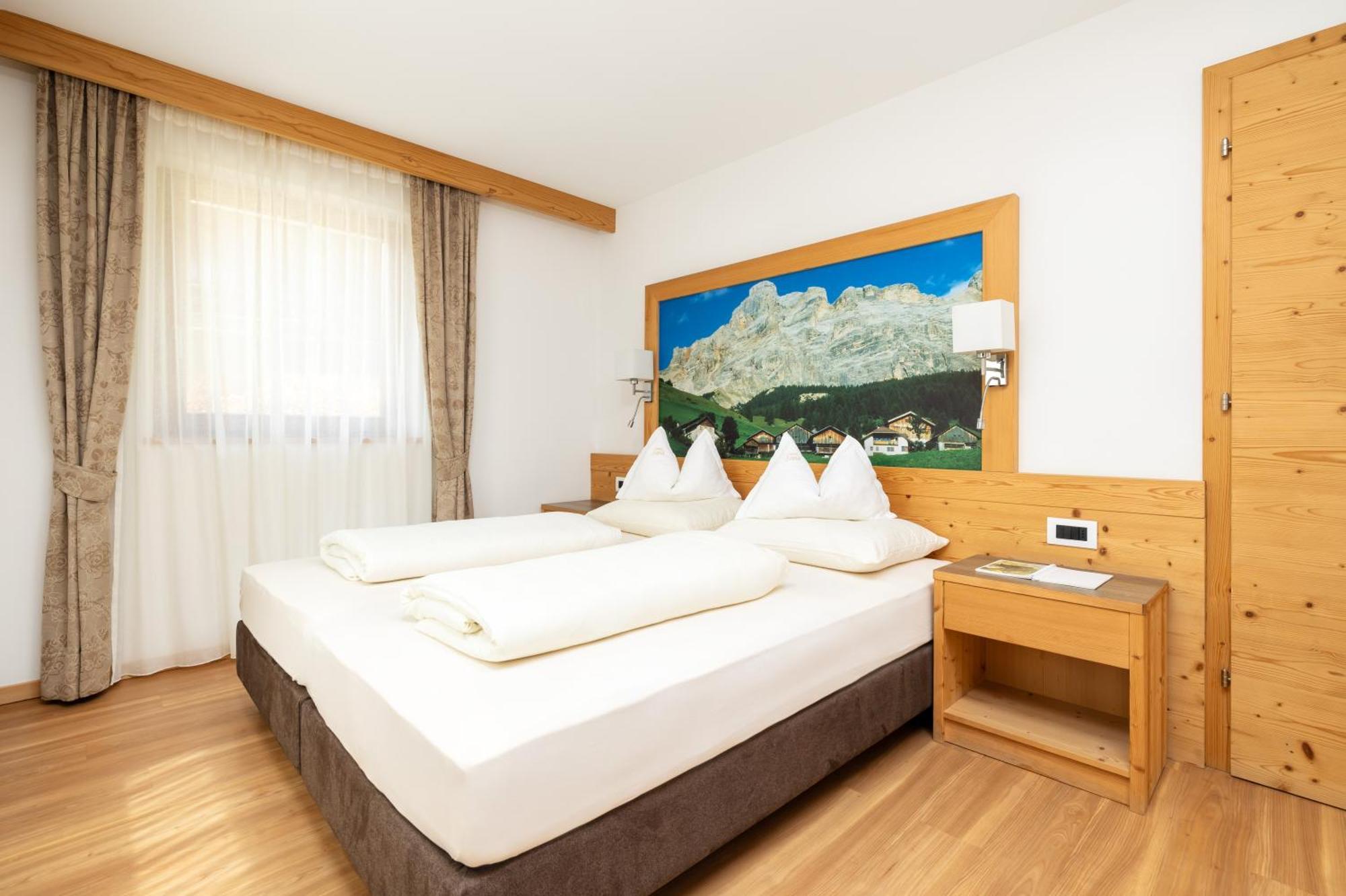 Ciasa Sopla Apartment San Cassiano  Luaran gambar