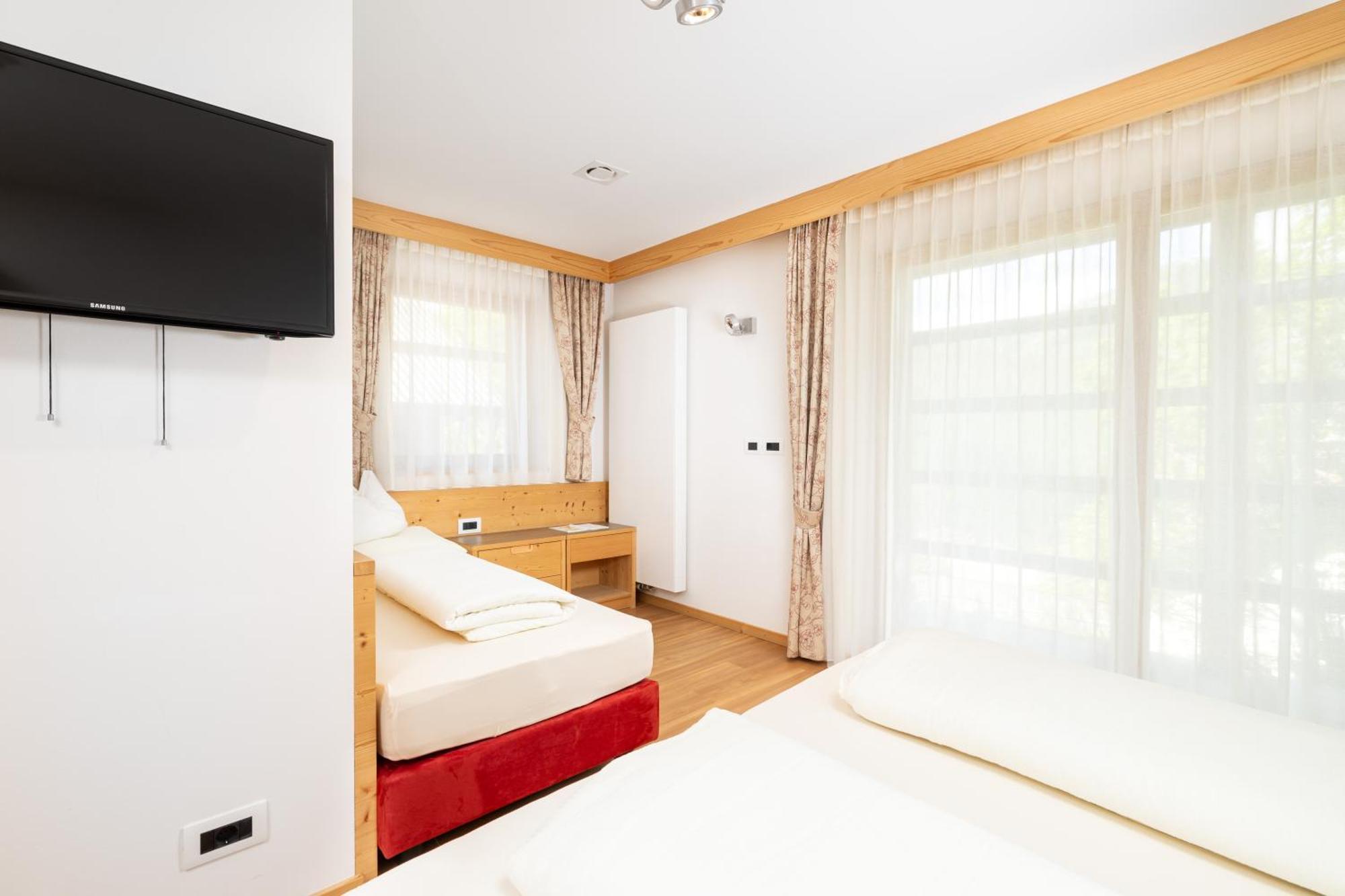Ciasa Sopla Apartment San Cassiano  Luaran gambar